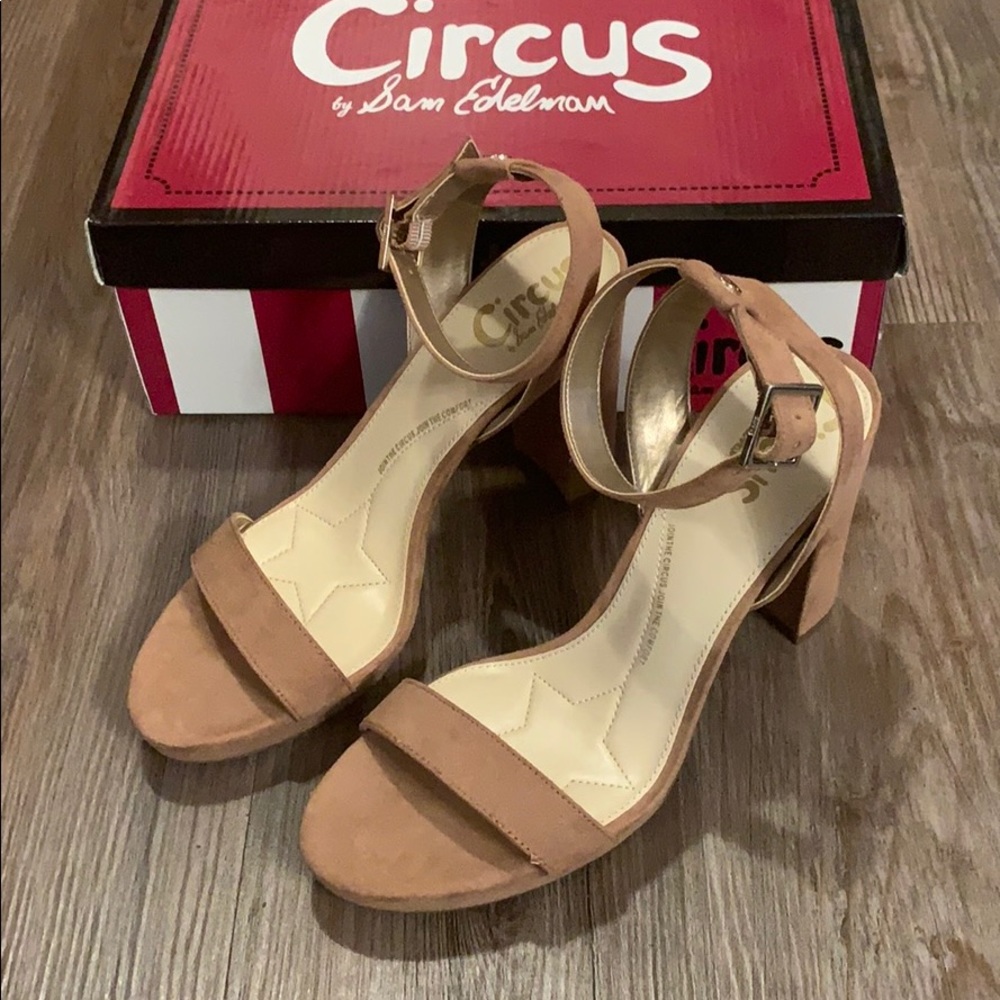 Brown/tan platform block heel